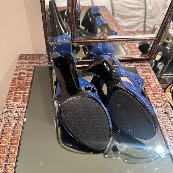 Michael Kors Blue Wedges - Picture 3 of 3